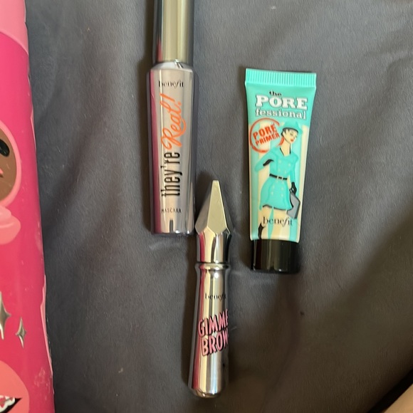 Benefit limited edition set - Picture 3 of 6